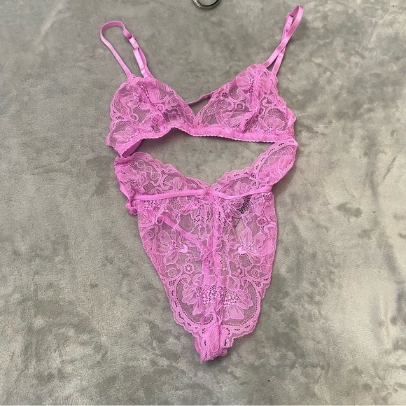 New! Victoria’s Secret Very Sexy Unlined Cutout Lace Bodysuit 4392 - Picture 3 of 7